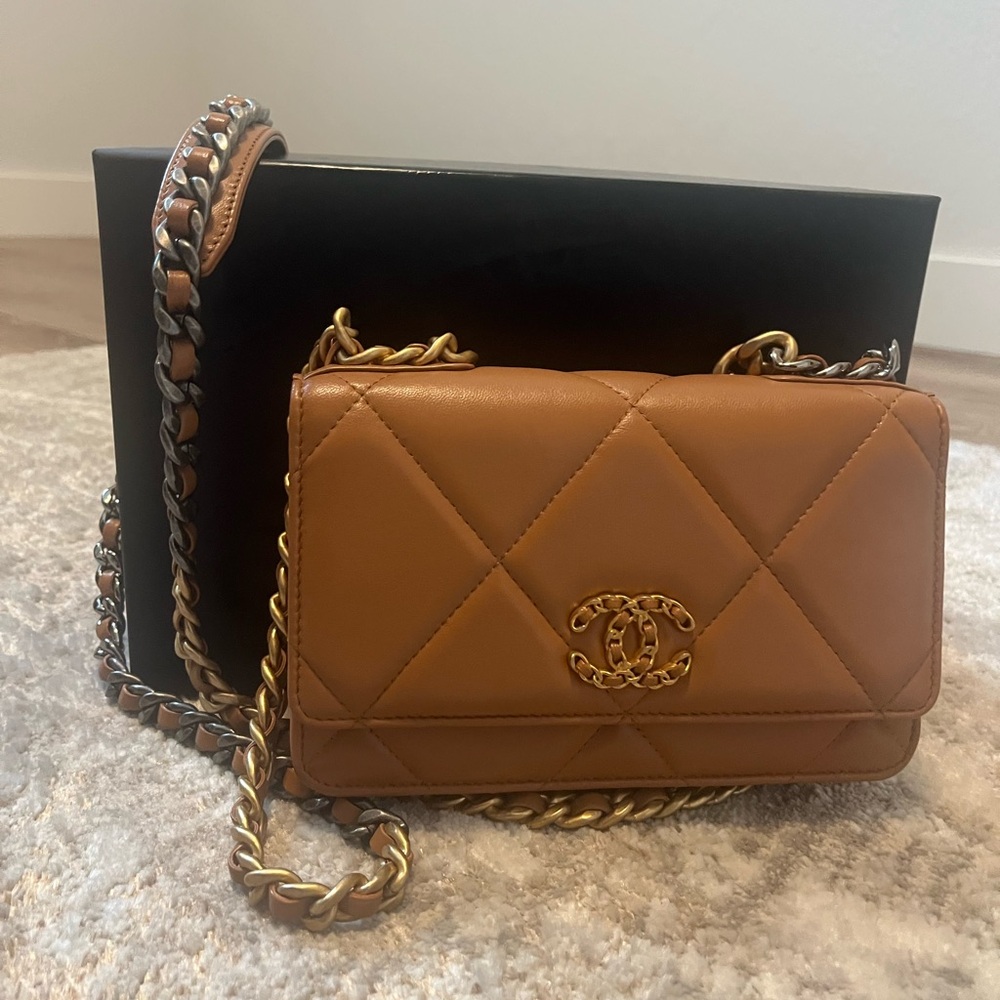 Chanel 19 WOC in Caramel Lambskin